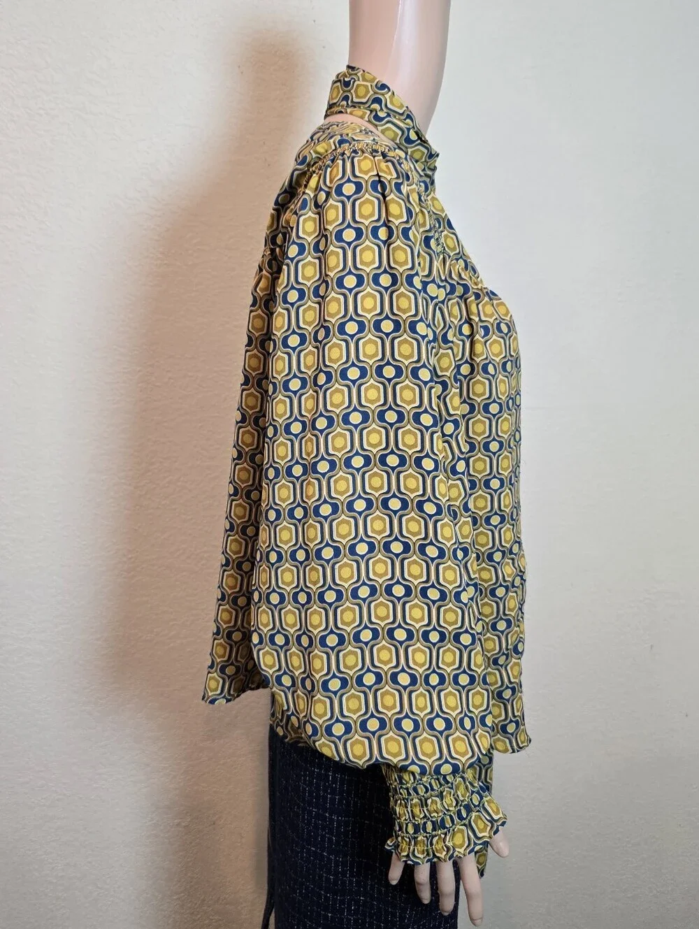 Happy Nature Size Medium Oversized Yellow And Blue Long Sleeve Button Front